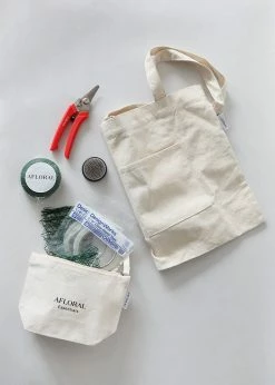 Tools & Accents Afloral Essentials Box Of Floral Supplies